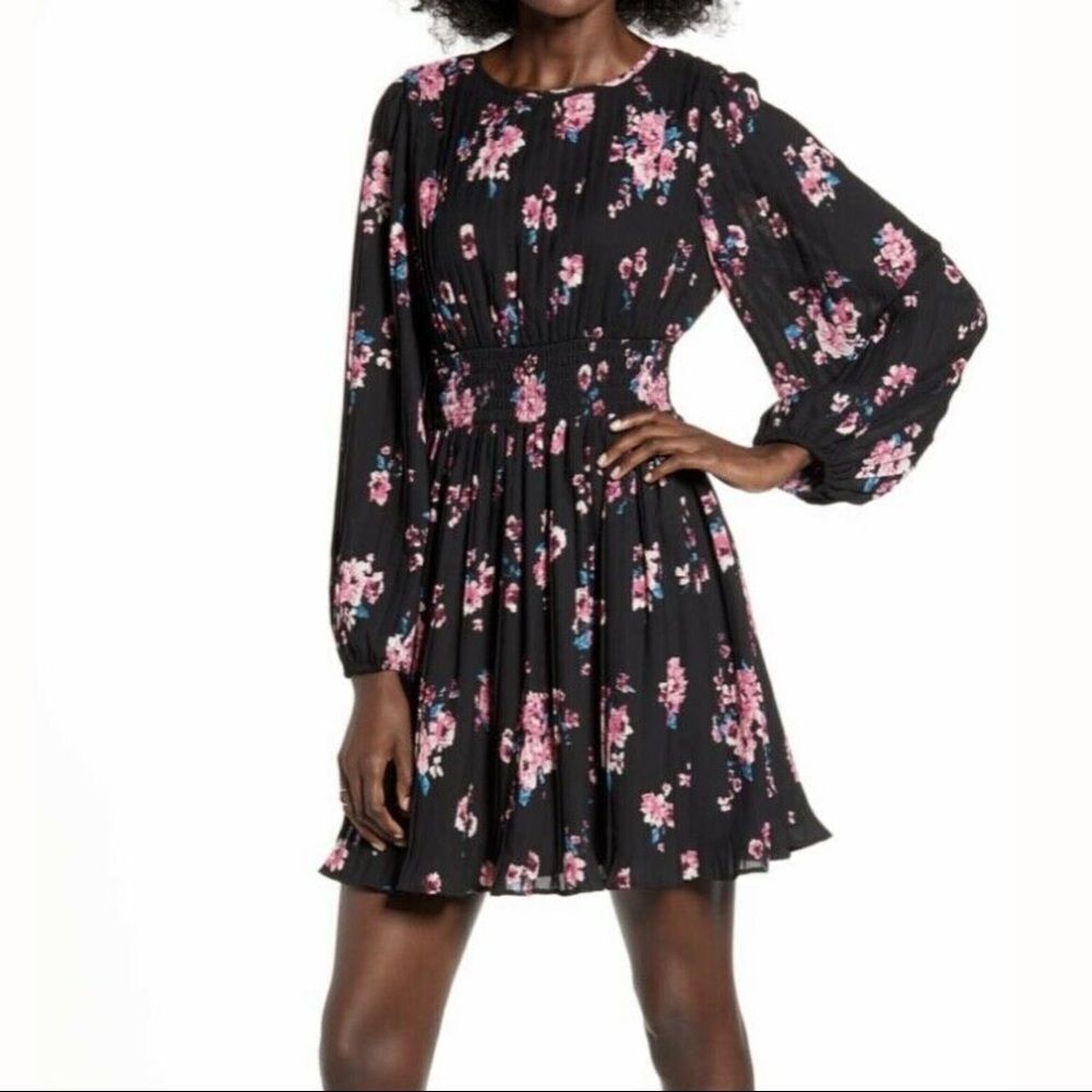 🚨 3 for $25 - LEITH Black Floral Pleated Dress Long Sleeve